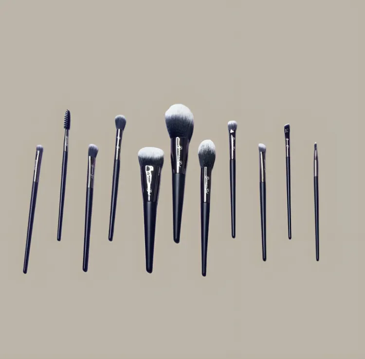 11 PIECE MAKEUP BRUSHES SET FOR FLAWLESS APPLICATION