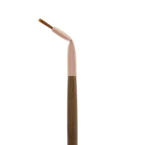 Amor Us Angled Eyeliner Brush 116