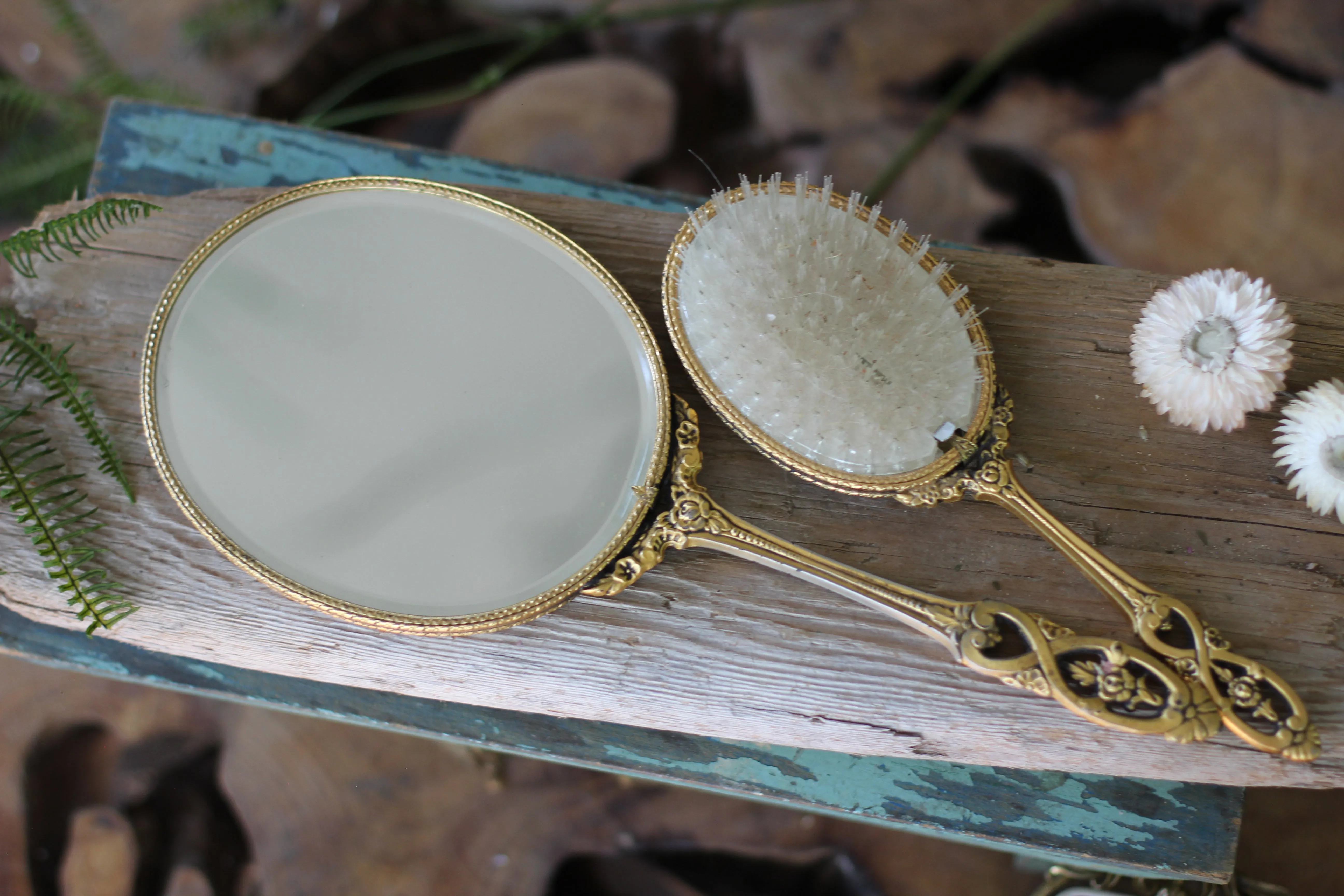 Antique Raised Flower Bouquet Vanity Set