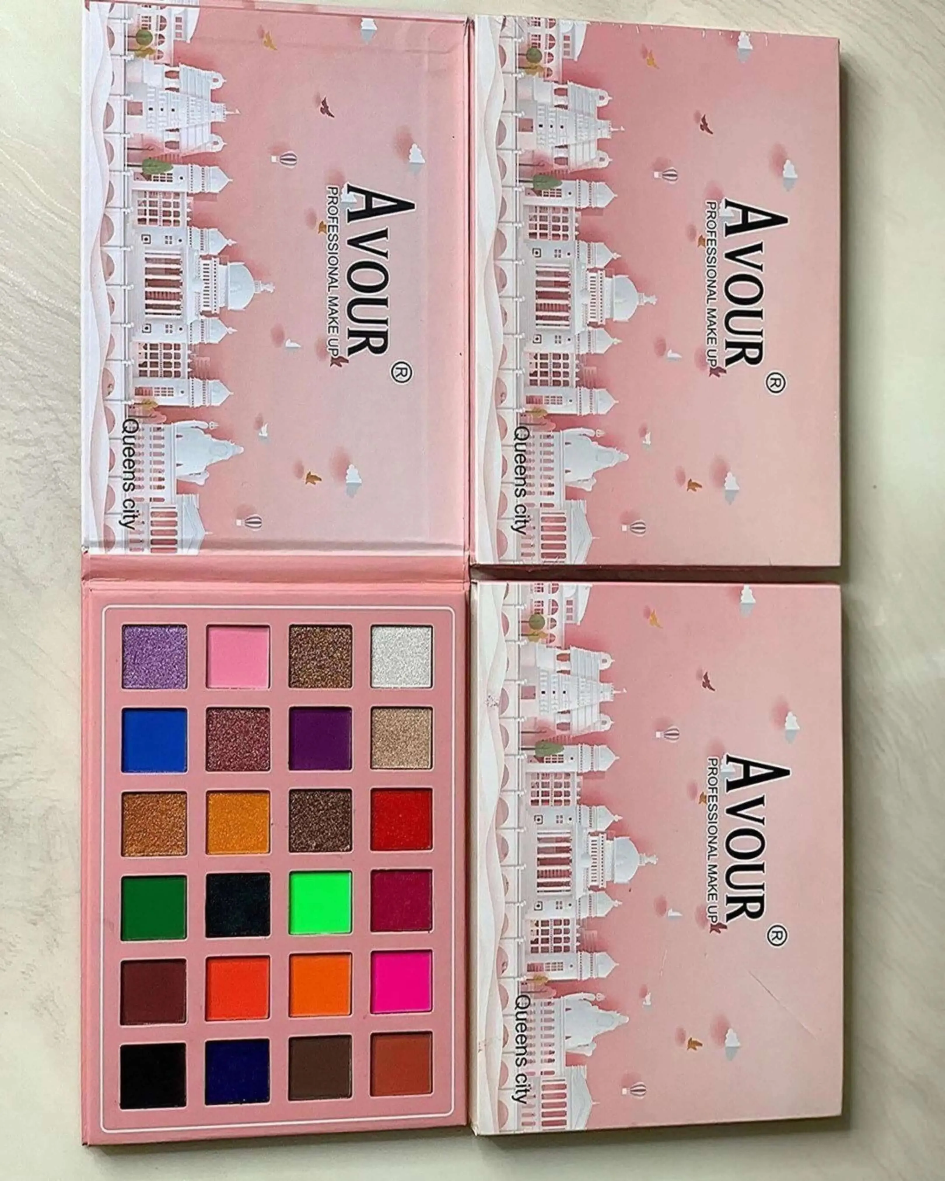 Avour 24 Colour Queens City Eyeshadow Palette