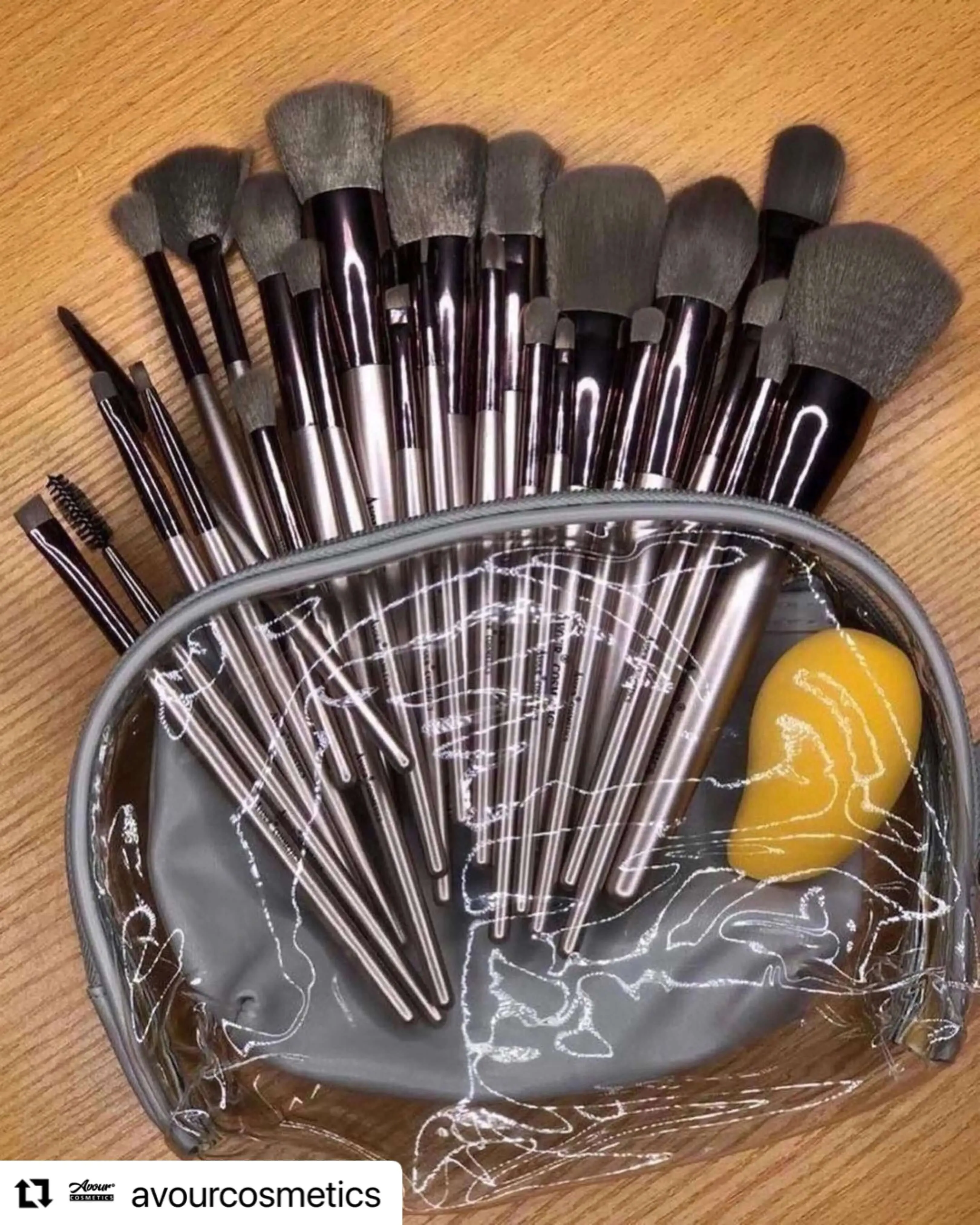 Avour 26 Piece Brush Se