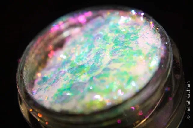 Bliss Chameleon Glitter Flakes