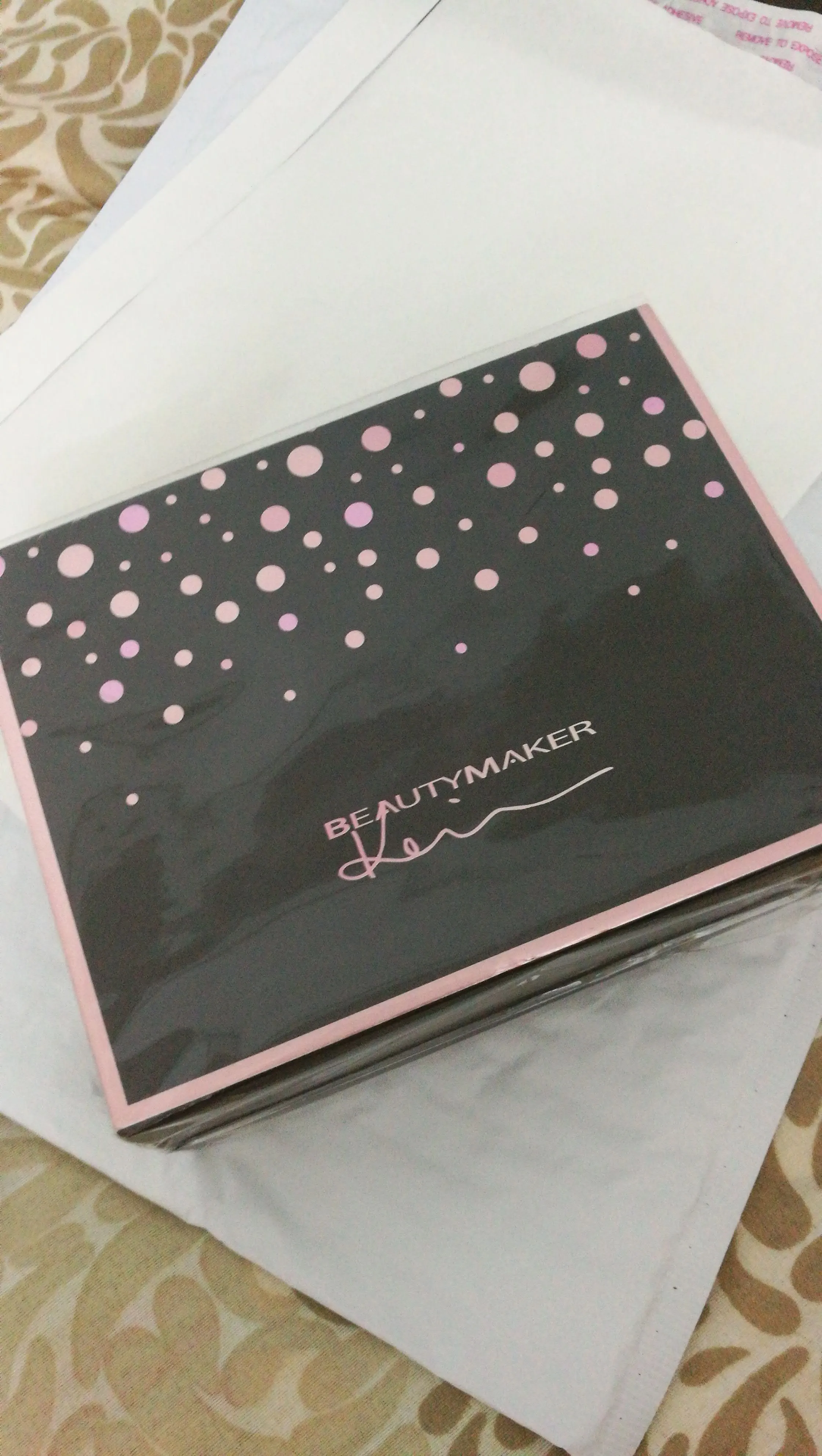 Caviar Elastic Perfect Golden Cushion and Foundation Brush Set 魚子緊緻完美底妝限量禮盒