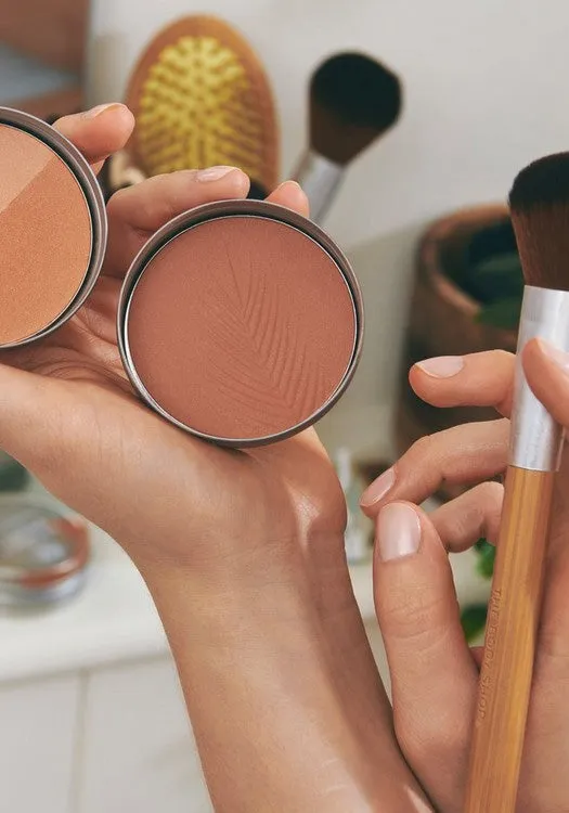 Coconut Bronze Glistening Glow Powder
