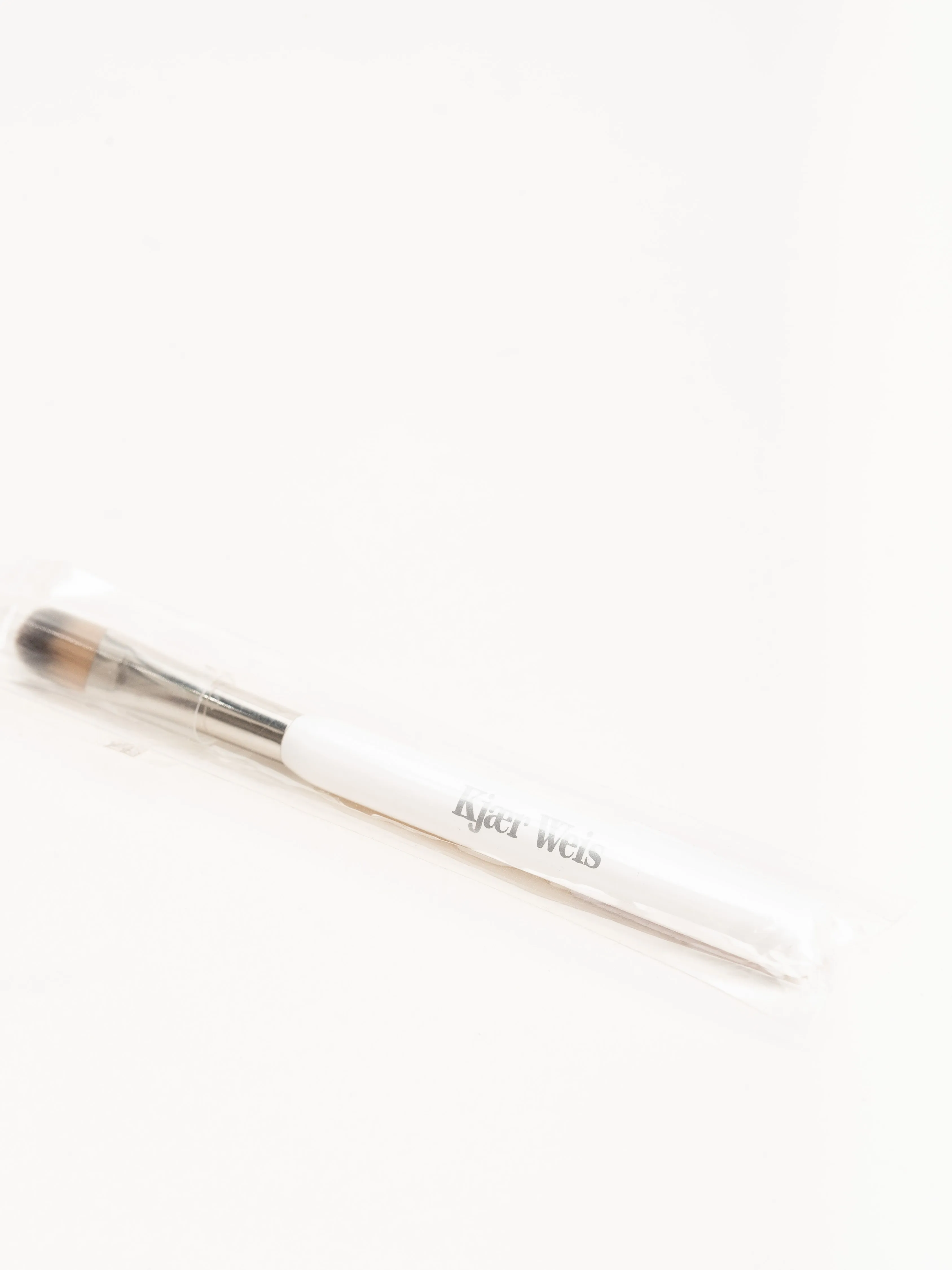 concealer (foundation) brush