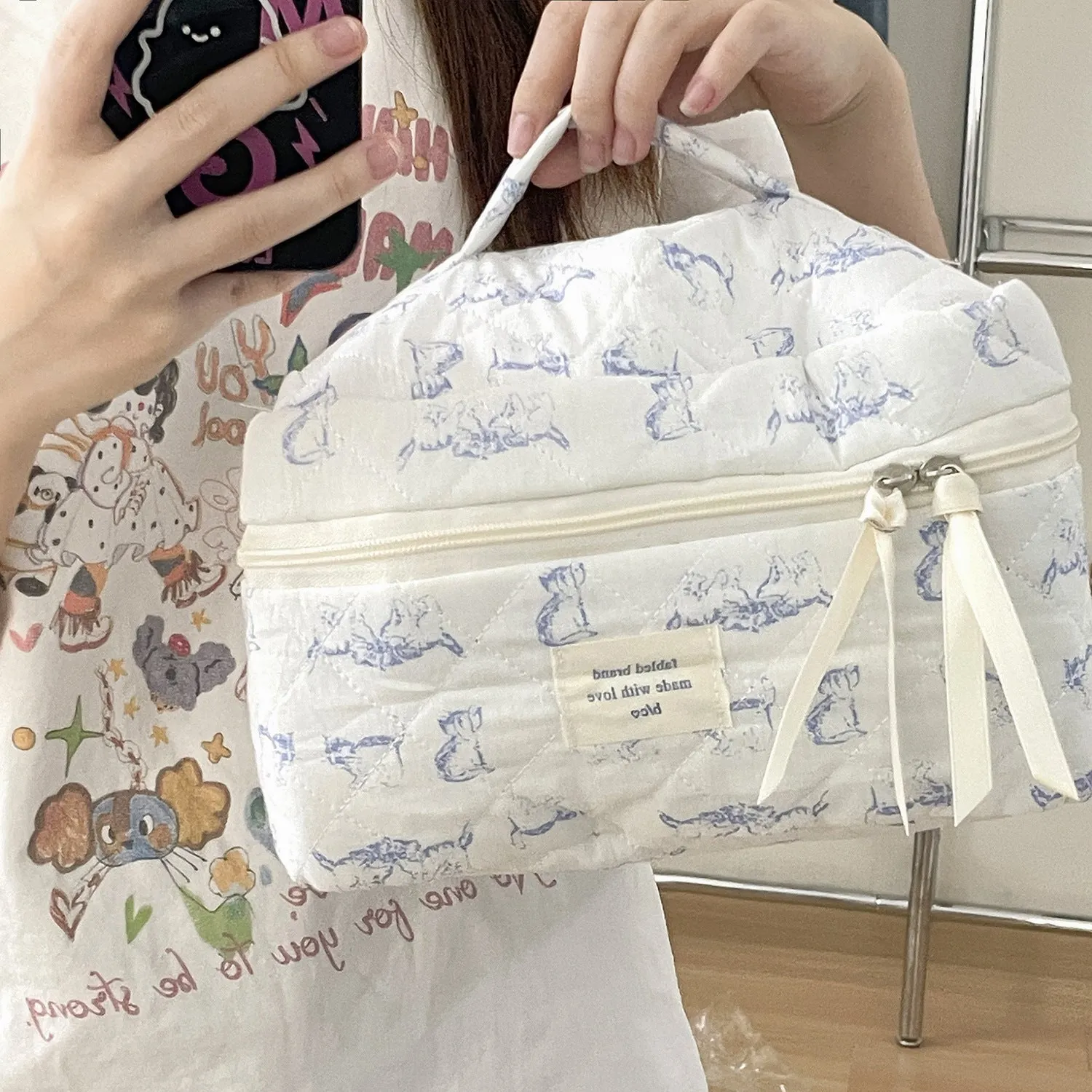 Cute Blue Retro Floral Rose Cat Quilted cotton Large Handle Makeup Bag, Large Capacity Makeup Bag