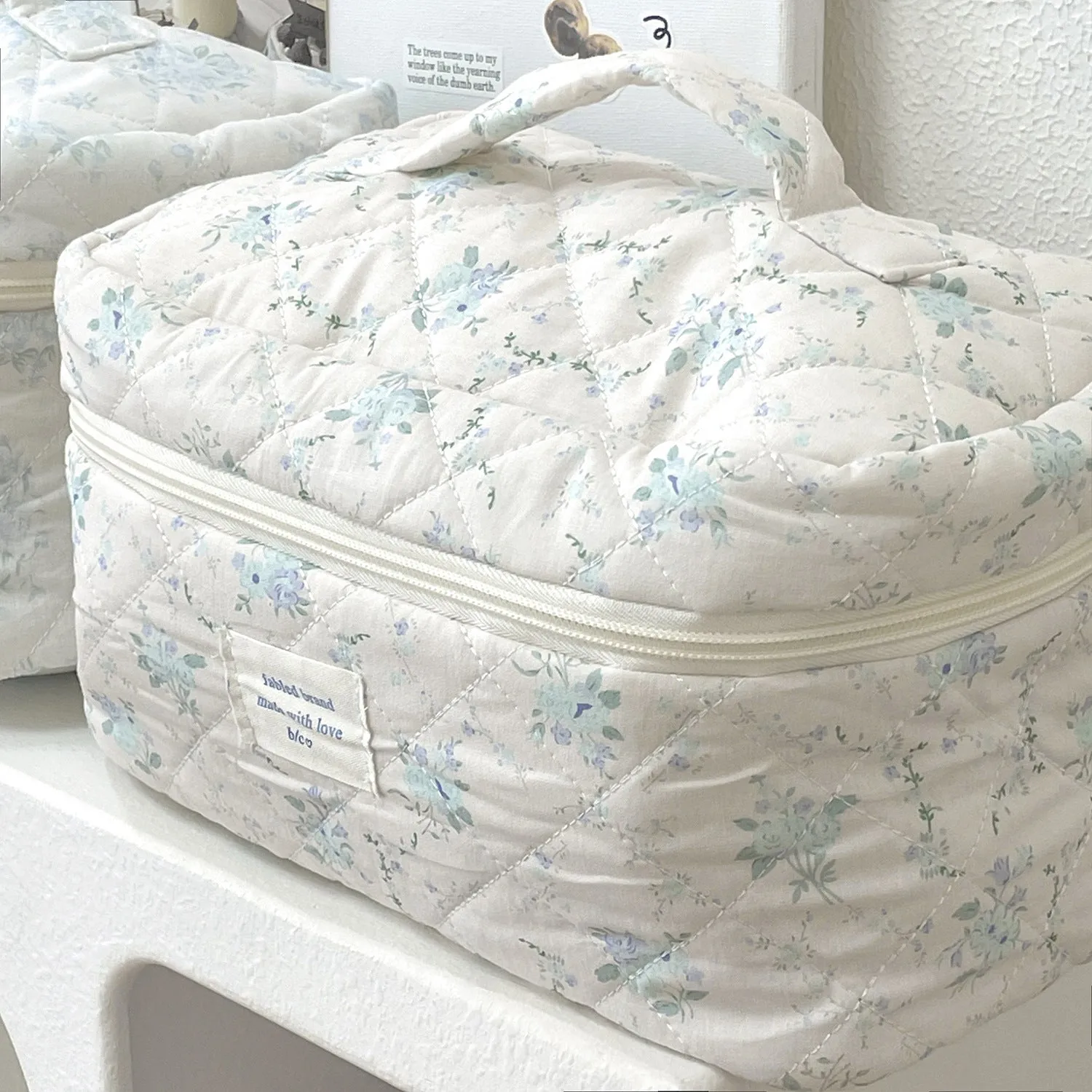 Cute Blue Retro Floral Rose Cat Quilted cotton Large Handle Makeup Bag, Large Capacity Makeup Bag