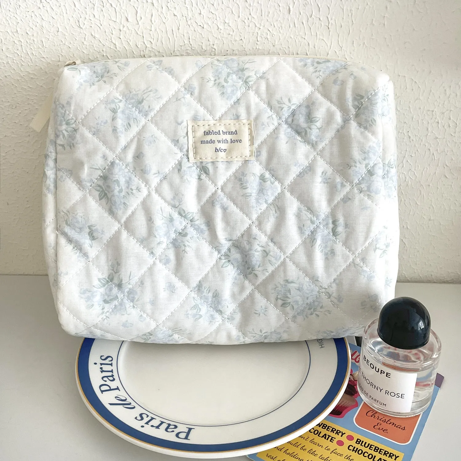 Cute Blue Retro Floral Rose Cat Quilted cotton Large Makeup Bag, Large Capacity Makeup Bag