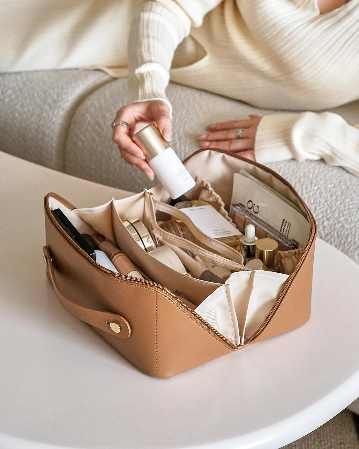 EACHY Travel Makeup Bag,Large Capacity Cosmetic Bags for Women,Waterproof Portable Pouch Open Flat Toiletry Bag Make up Organizer with Divider and Handle (Large-Brown, Large)