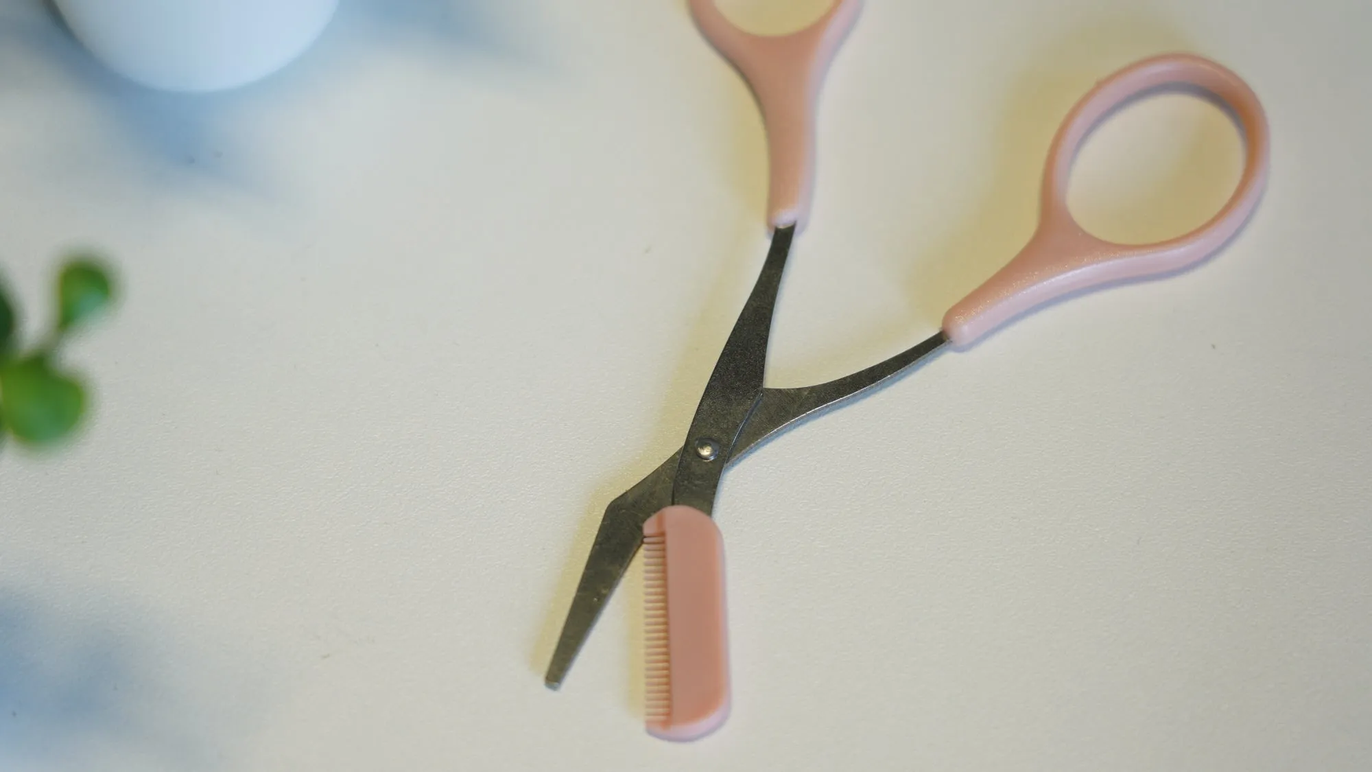 Eyebrow Scissors With Comb