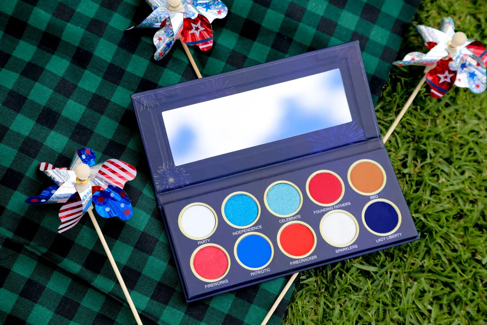 FIRECRACKER EYESHADOW PALETTE