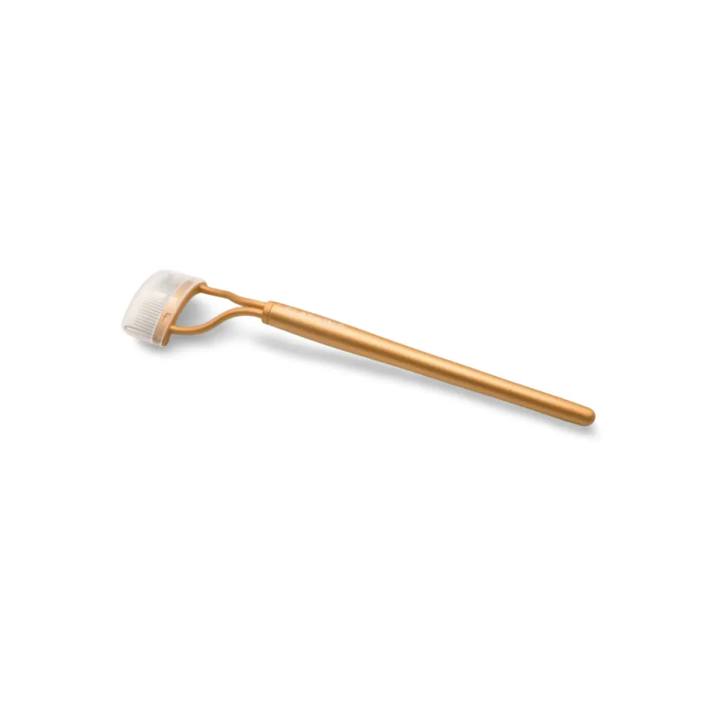GLADKING Eyelash Comb or Separator Arc Designed Eyelash Brush Separator With Cover