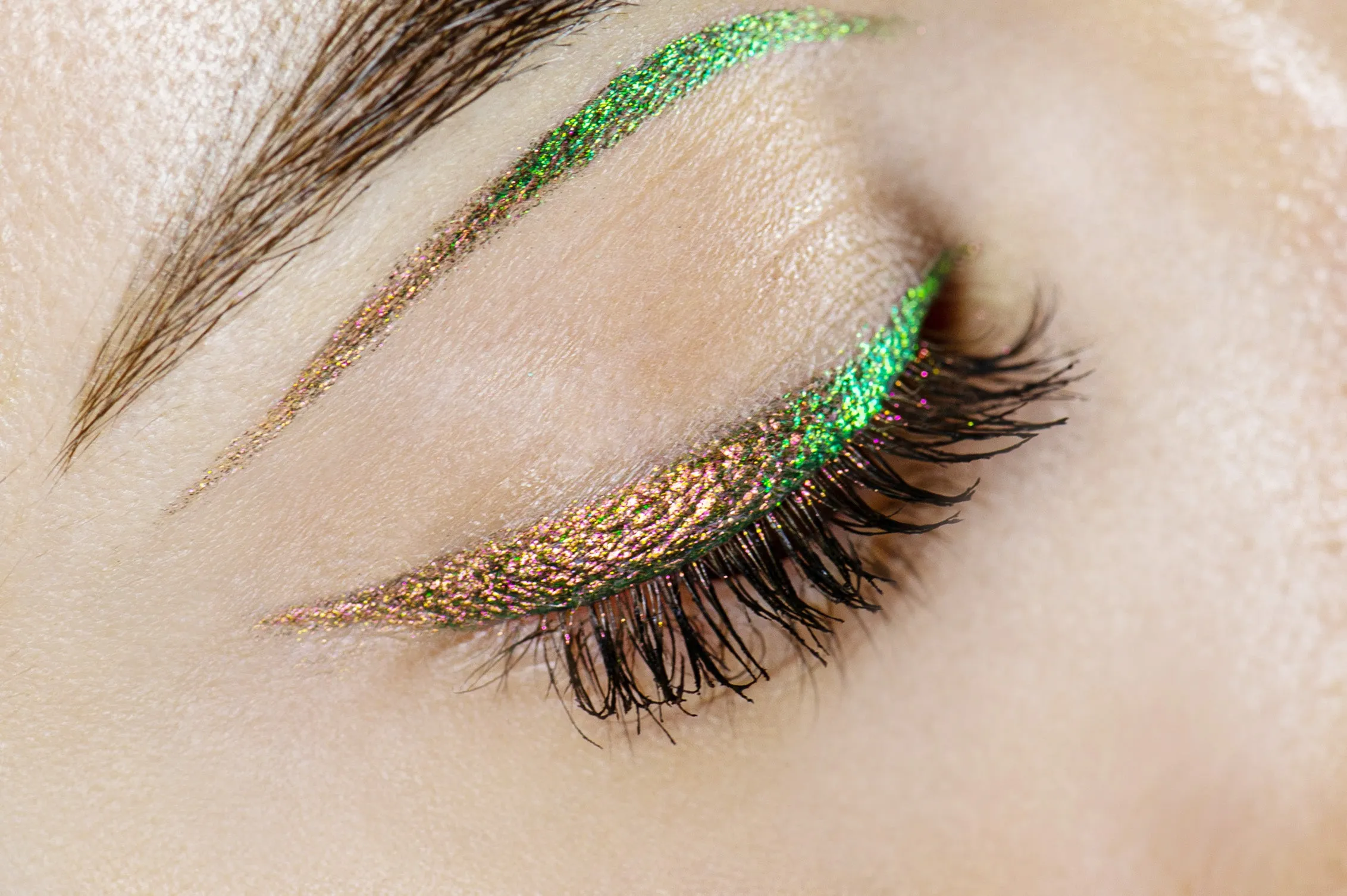 Jewel Eyes Liquid Eyeshadow Love Spell