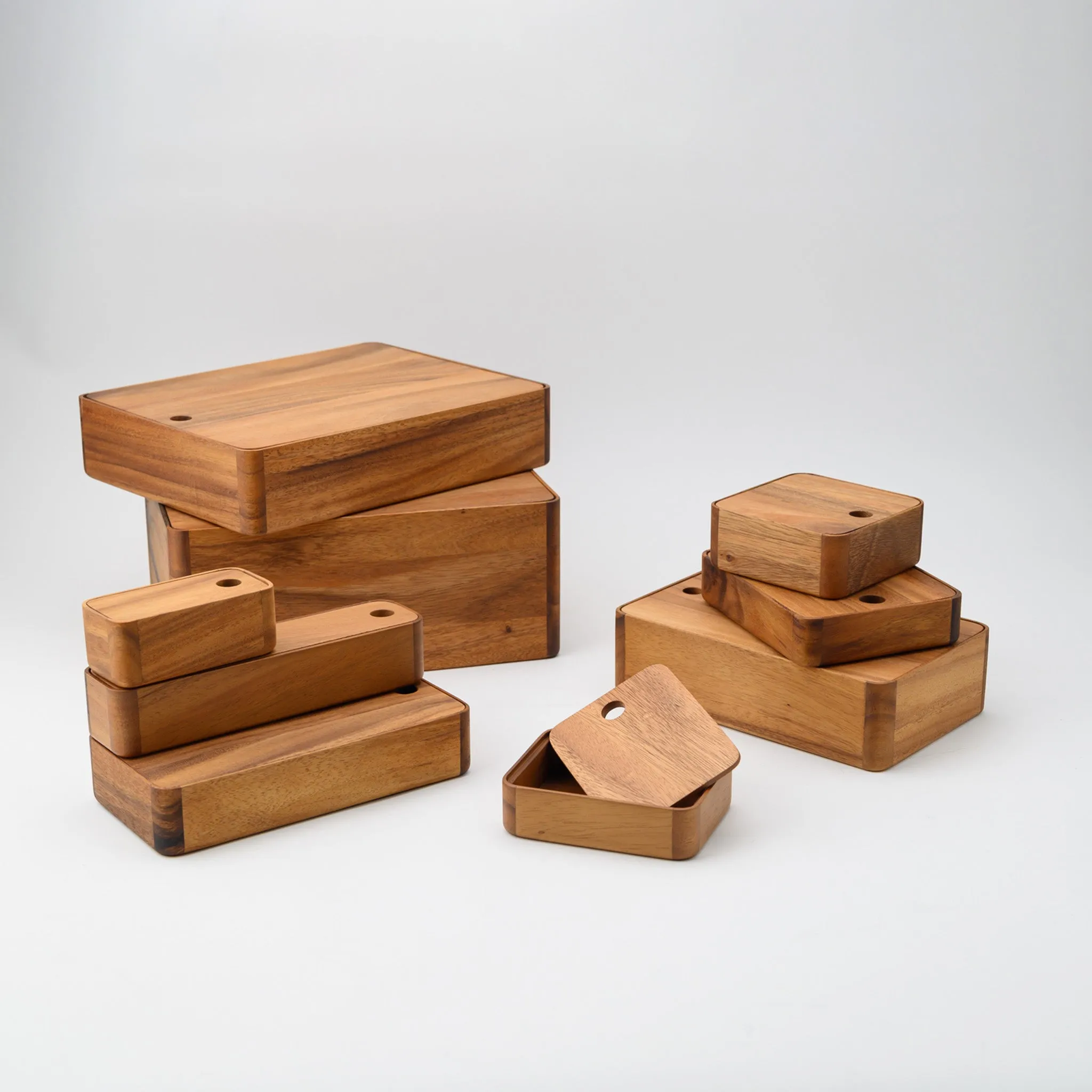 LIMPID ORGANIZER BOXES WITH LID 14.6 x 18 CM.