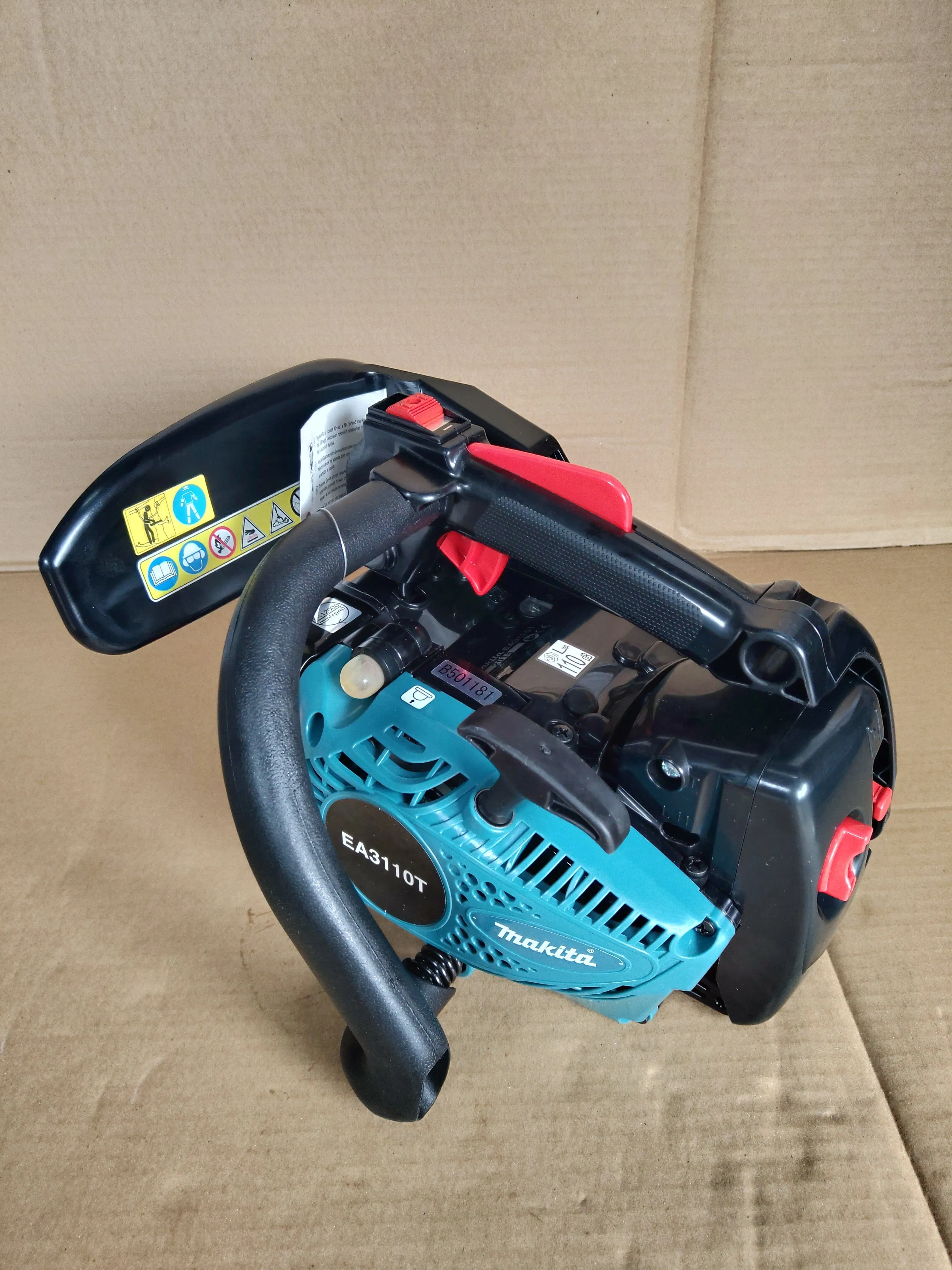 Makita EA3110T-30 Top Handle Petrol Chain Saw with 300Mm | Model : M-EA3110T-30 (OFFER VALID WHILE STOCK LAST)