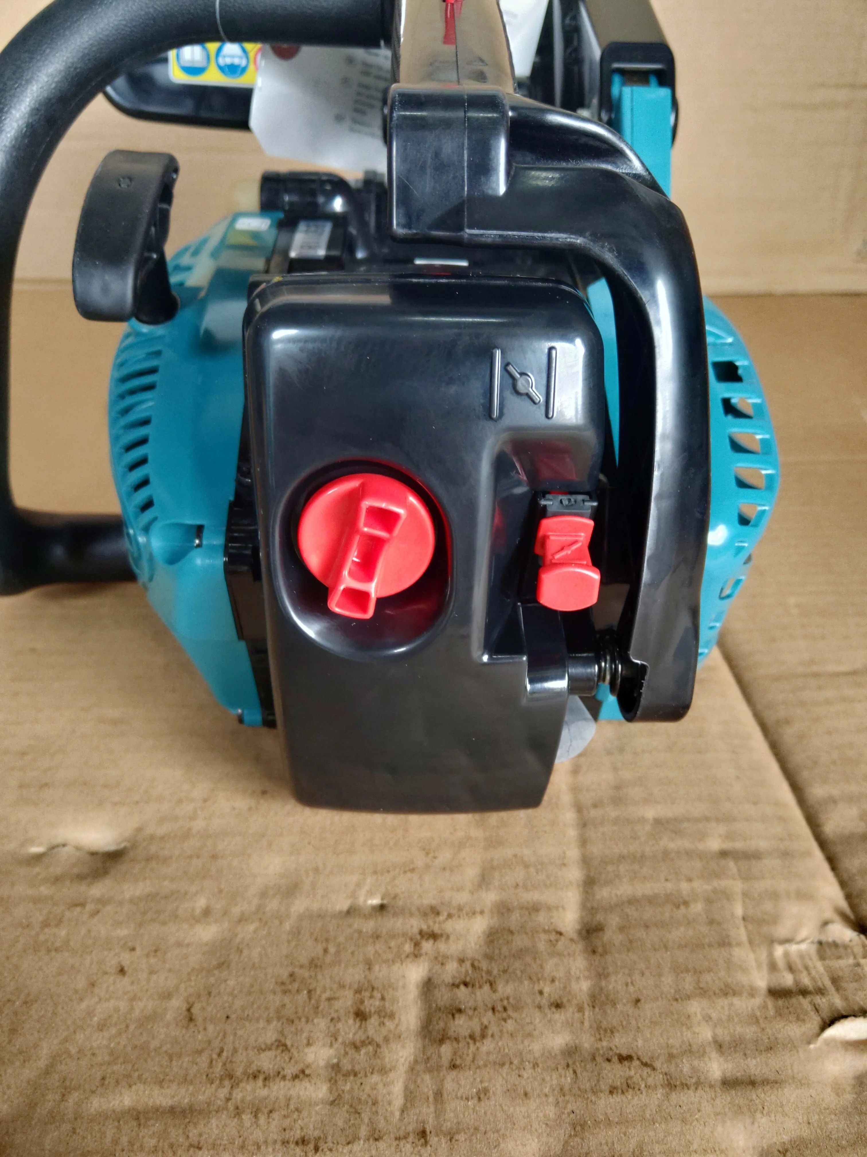 Makita EA3110T-30 Top Handle Petrol Chain Saw with 300Mm | Model : M-EA3110T-30 (OFFER VALID WHILE STOCK LAST)