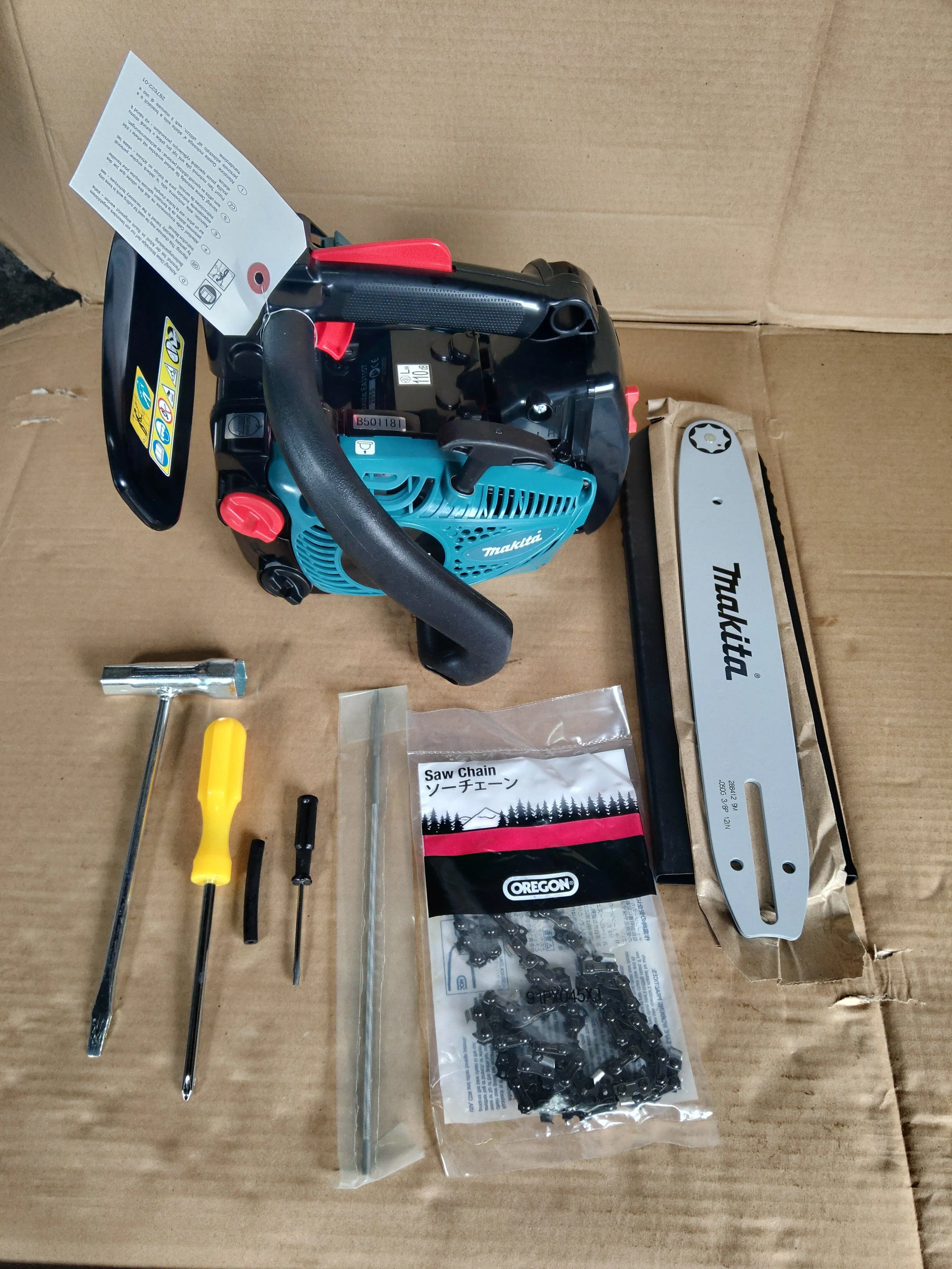 Makita EA3110T-30 Top Handle Petrol Chain Saw with 300Mm | Model : M-EA3110T-30 (OFFER VALID WHILE STOCK LAST)