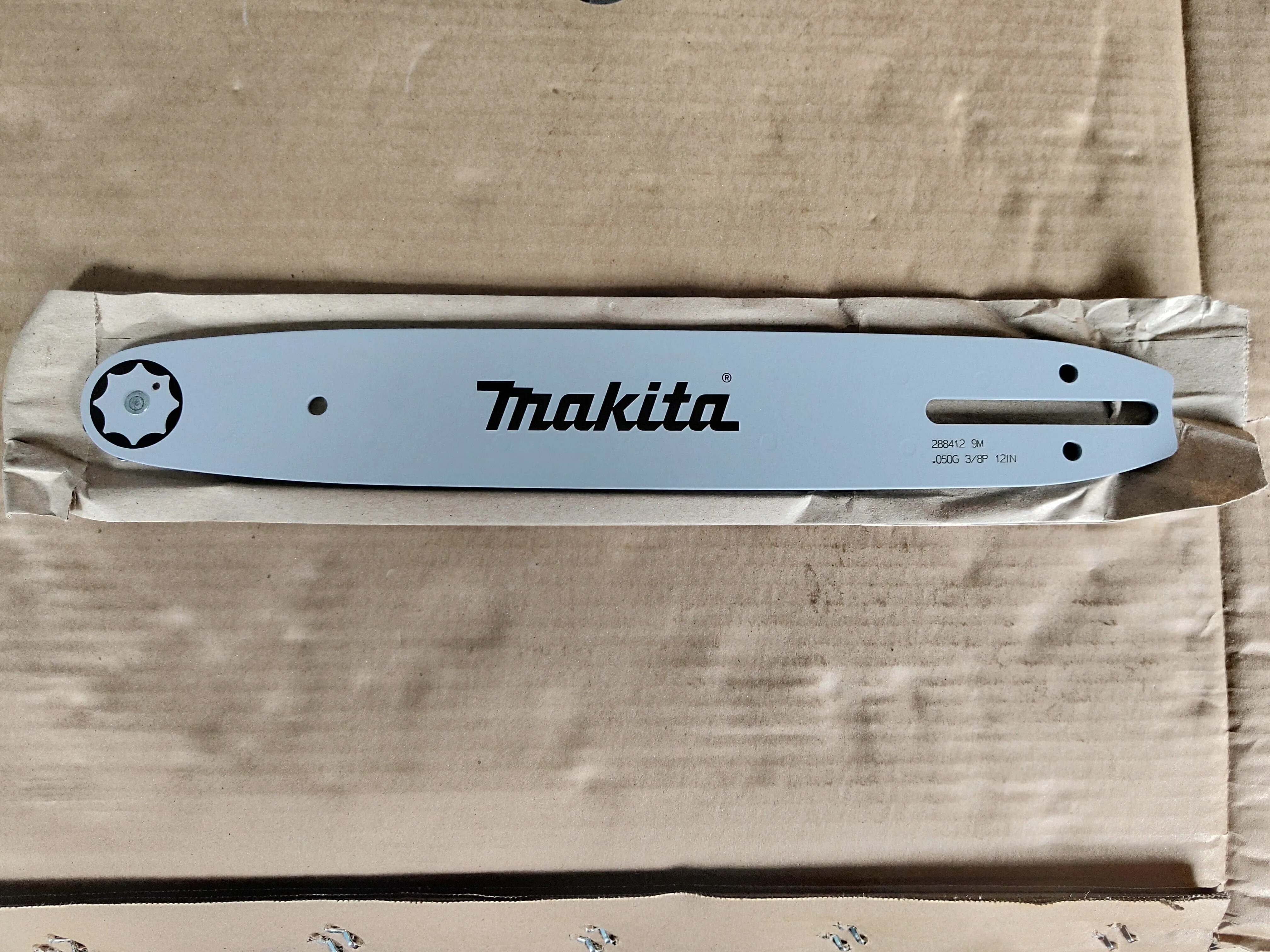 Makita EA3110T-30 Top Handle Petrol Chain Saw with 300Mm | Model : M-EA3110T-30 (OFFER VALID WHILE STOCK LAST)