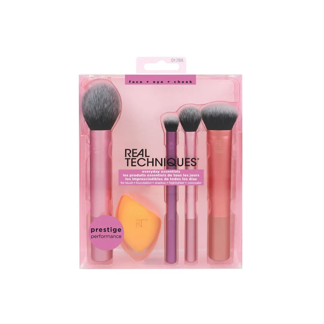 Real Techniques Eyeryday Essentials Brush Kit, Pack of 4   Sponge