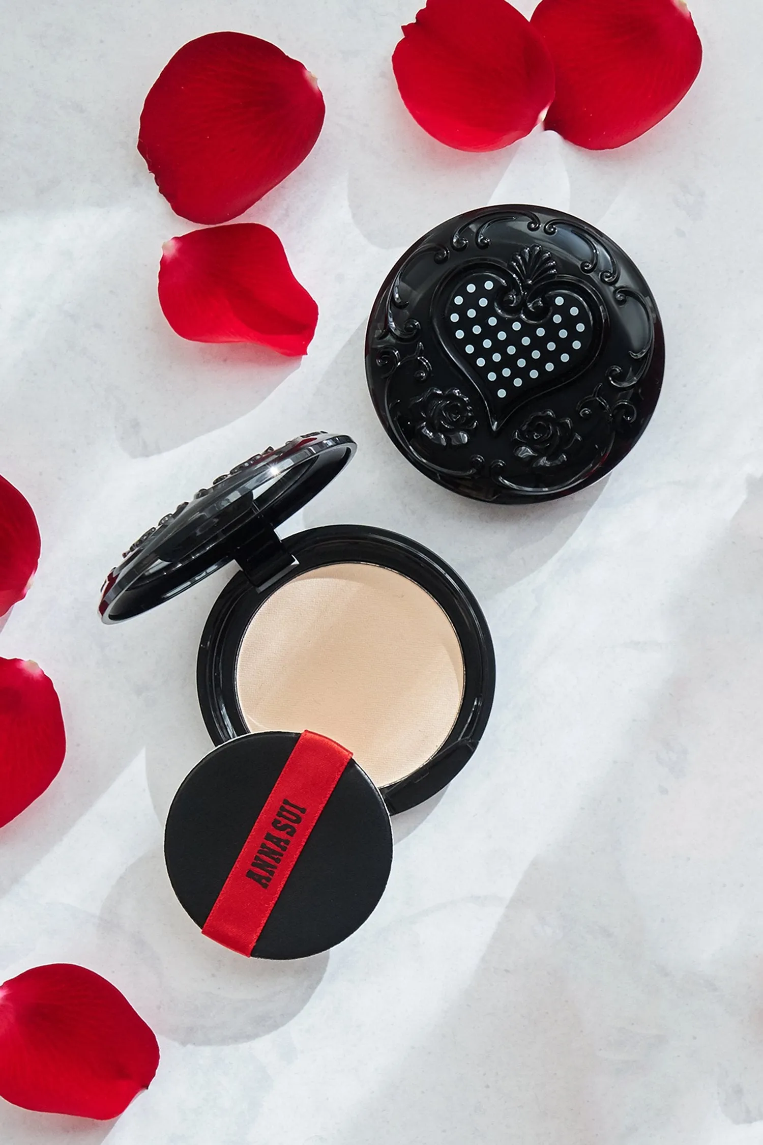Sui Black Pressed Powder