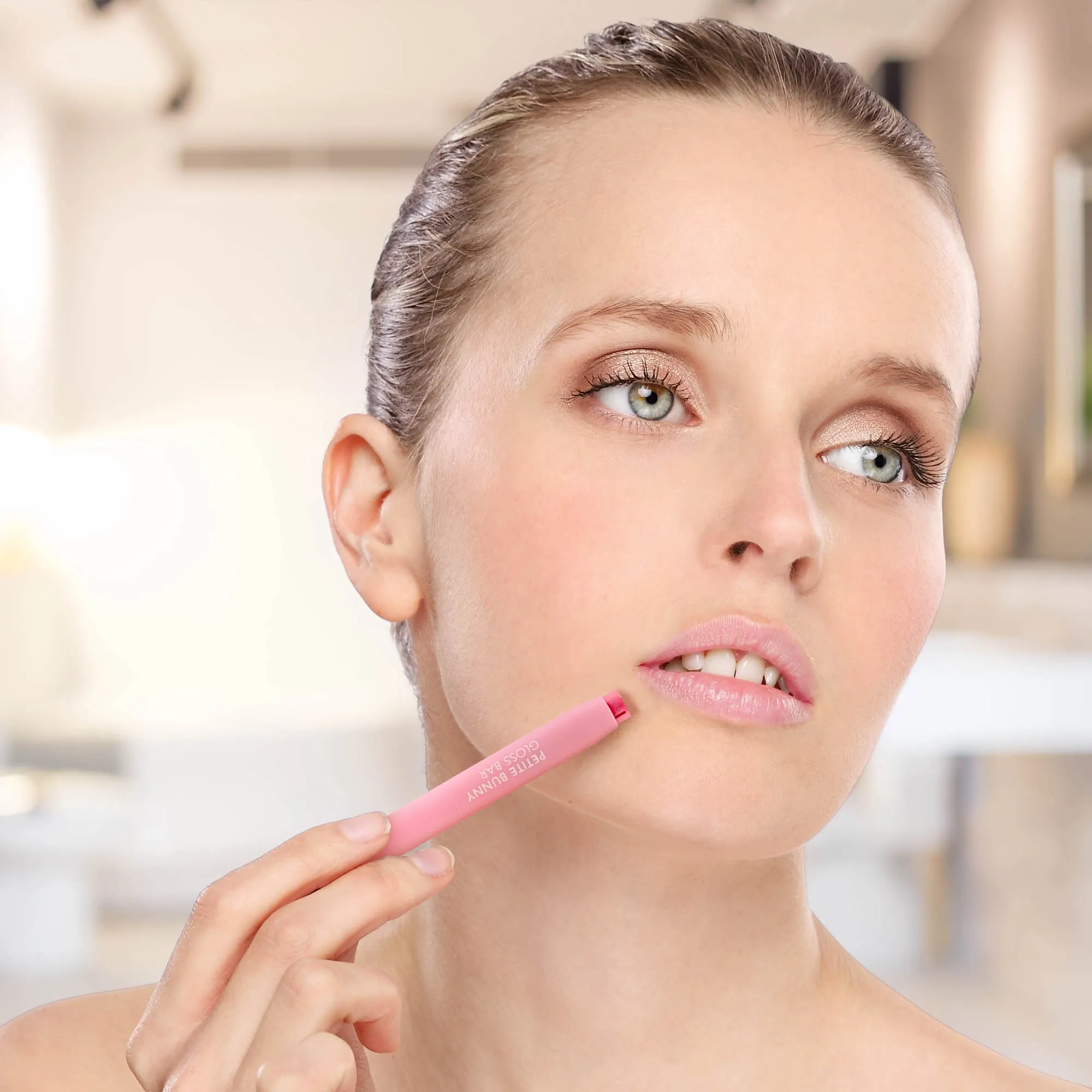 TONYMOLY Petite Bunny Gloss Bar 01 - Juicy Strawberry | Korean Beauty
