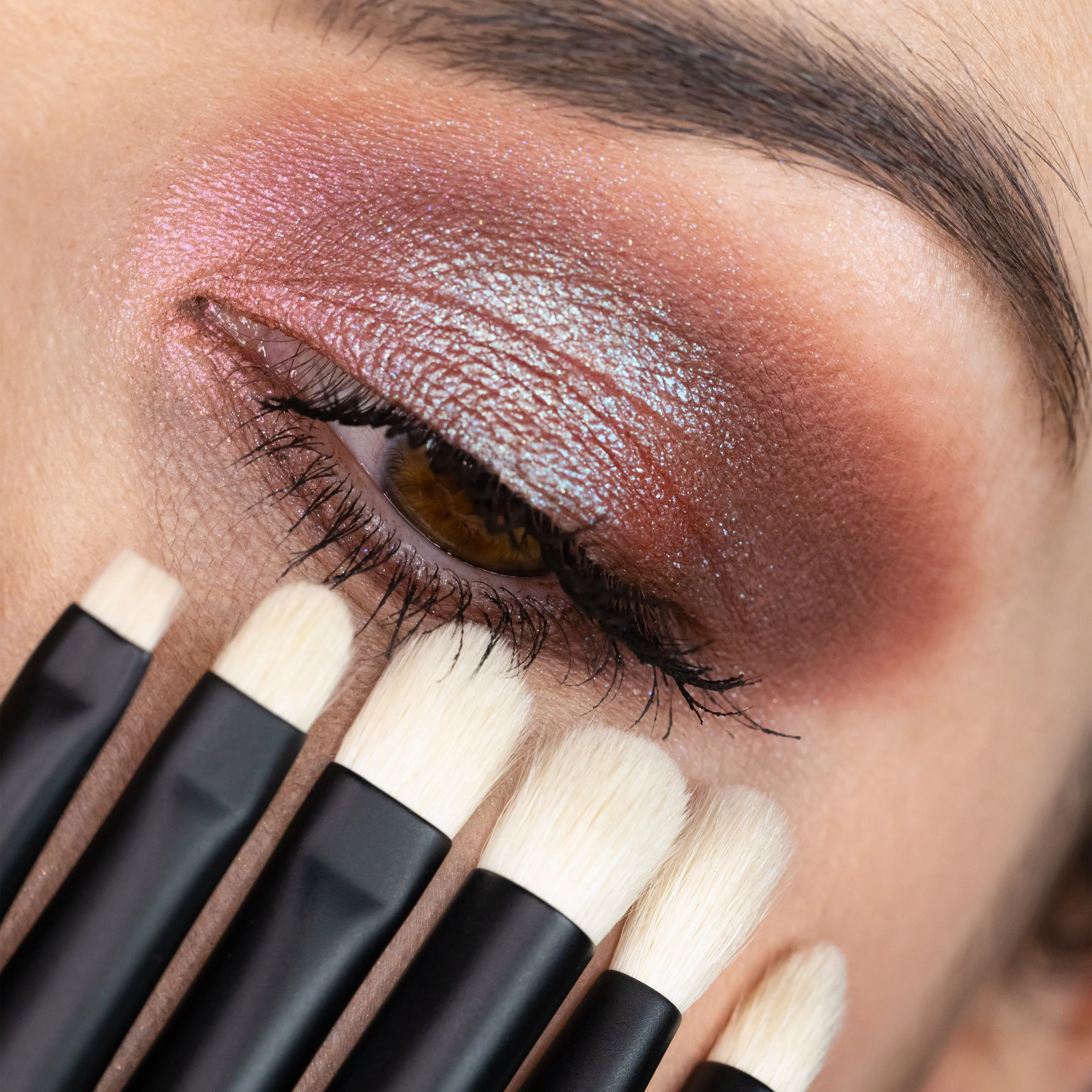 Whats Up Beauty - 6 Eyeshadow Brushes (R107, R108, R109, R110, R111, R112)